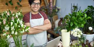 Beberapa pengertian wirausaha adalah sebagai berikut. Wirausaha Definisi Perilaku Karakteristik Dan Sifatnya Halaman All Kompas Com