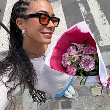 𝕮𝖍𝖑𝖔𝖊 𝖂𝖆𝖗𝖗𝖊𝖓