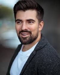 ИЛЬЯ КУЗНЕЦОВ