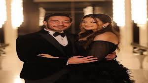 تشارك الفنانة الشابة ملك أحمد زاهر والدها في فيلم الفارس الذى يعد أولى بطولاته المطلقة في عالم السينما. Qa3yovljpegftm