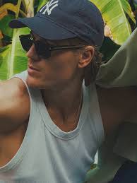 Garden gnoming in @venroy Mallorca #gift #gifted