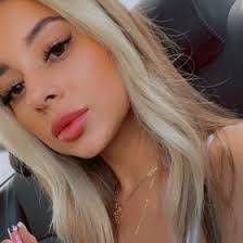 Kayla Wolverton's Instagram, Twitter & Facebook