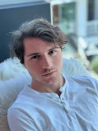 Bombay-based artist Arrows drops “Southern Belle” — Hashtag Magazine