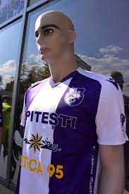 Votează viitorul tricou de joc fc argeș. Concurs È™i Tu PoÈ›i SÄƒ Faci Tricoul Fc ArgeÈ™