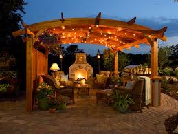 Centerpieces can be your solution. 6 Tips For A Cozy And Winterproof Patio You Can Enjoy Year Round