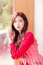 Kwon Eunbin Of South Korea K Pop Band Clc Crystal Clear Who Debuted In 2015 And So Should Have A Few More Years Left In Them Yet Extended Play Feminino