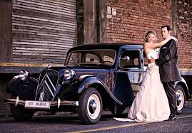 In einem oldtimer oder oldtimerbus zu sitzen macht jeden anlass zu einem spannenden abenteuer. Oldtimervermietung Heidelberg Oldtimer Mieten Hochzeit Hochzeitsauto