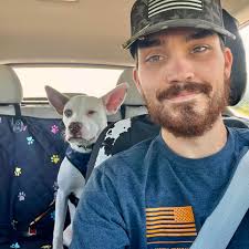 Can you visit Broadway bars without eating or drinking?