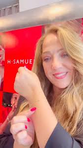 The All in one skin Oil from Eloquence Beauty that i can not get enough of!