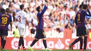 La città conta più di 700,000 abitanti (1.6 milioni nella sua area metropolitana) e vanta molti tesori artistici che attraggono ogni anno un gran numero di visitatori. Liga Siviglia Barcellona 2 4 Tripletta E Assist E Il Messi Show