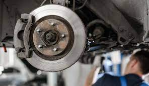 Tekanan tayar boleh dilihat pada pelekat yang lazimnya diletakkan di bahagian pintu pemandu sebagai rujukan. Jika Pemilik Kereta Tidak Tahu 6 Cara Periksa Brake Pad Nyawa Dalam Bahaya Maskulin