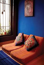 Seating room and drawing room are semantically related. Low Seating How To Pull Off The Look And Make Guests Comfortable Apartment Therapy
