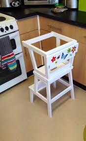 96 Phenomenal Montessori Kitchen Stool Photo Inspirations Adwhole En 2020 Torre De Aprendizaje Manualidades Manualidades En Madera