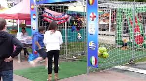 Les jeux vidéo et vous, une histoire d'amour qui dure depuis des années. Fete Foraine Oradour Sur Vayres 2014 By Marion Lory