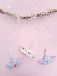 Mobile selber basteln ist eine beschäftigung nicht nur für erwachsene sondern auch für kinder. Baby Mobile Nahen Kleine Schiffe Aus Stoff Schnittmuster Und Anleitung