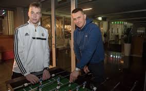 Młody bramkarz to syn trenera leszka ojrzyńskiego. Jakub Ojrzynski Na Testach W Manchesterze United Ma Tylko 13 Lat