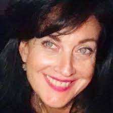 Renee Katz's Instagram, Twitter & Facebook