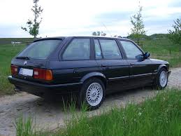 A good e30 should feel tight, smooth and safe, with an excellent surge of performance from the 1983 nov 4dr available in uk; Bmw Heaven Specification Database Specifications For Bmw 318i E30 Lci Touring 1989 1994