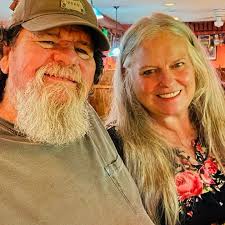 MAYBELLE CARTER, SARA CARTER, A.P. CARTER AND LESLEY RIDDLE SHOULD BE  INDUCTED INDIVIDUALLY INTO THE COUNTRY MUSIC HALL OF FAME. WE OWE MUCH MORE  THAN WE GIVE CREDIT TO FOR "COUNTRY MUSIC"