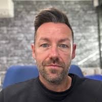 Glen Gooch's Instagram, Twitter & Facebook