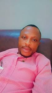 Leave straight guys alone, una no gree now look at.