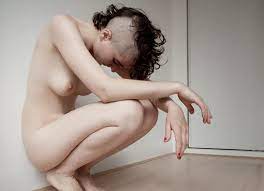 短髪の外国人が全裸になったショートヘアヌードのエロ画像 - 性癖エロ画像 センギリ