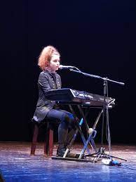 Frida stay live al premio bianca d aponte 2017. Frida Bollani Non E Solamente Figlia D Arte Ma Soprattutto Un Grande Talento Che Ha Imparato A Conoscere La Musica Fin Da Piccolo Grazie Al Braille Dona Ora Su Unione Italiana Dei