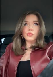 rach (@raachelmalone)