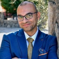 Congrats to Carnival Celebration Cruise Director Lee Mason who has been  named Best Cruise Director by Porthole Cruise and Travel Magazine's  Readers' Choice awards!! Christine Duffy congratulated…