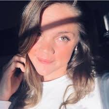 Madelyn Carnes's Instagram, Twitter & Facebook