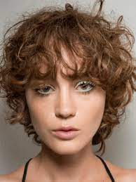 kurze haare und locken frisuren kurze haare stylen kurzhaarfrisuren frisuren