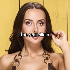 Jess and Harriet Kitchen Love Island