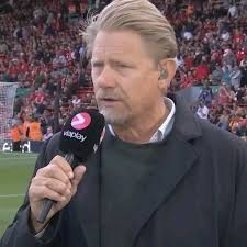 Declan Rice absolutely belting out the National anthem in Ireland is  hilarious 🤣