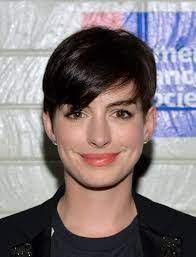 Image Result For Anne Hathaway Haircut Interstellar Anne Hathaway Haircut Anne Hathaway Pixie Anne Hathaway Short Hair