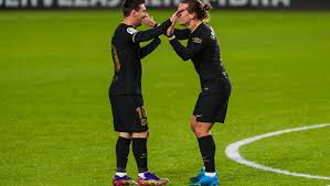 دب الضعف في أوصال دولة الإسلام في الأندلس، وسرى الوهن في أطرافها، وراح العدو القشتالي يتربص بها. ÙÙŠØ¯ÙŠÙˆ ØºØ±Ù†Ø§Ø·Ø© Ø¶Ø¯ Ø¨Ø±Ø´Ù„ÙˆÙ†Ø© Ù…ÙŠØ³ÙŠ ÙˆØ¬Ø±ÙŠØ²Ù…Ø§Ù† ÙŠÙ‚ÙˆØ¯Ø§Ù† Ø§Ù„Ø¨Ù„ÙˆØ¬Ø±Ù†Ø§ Ù„Ù„ÙÙˆØ² Ø¨Ø±Ø¨Ø§Ø¹ÙŠØ© Ù…ØµØ± Ø§Ù„Ø¹Ø±Ø¨ÙŠØ©