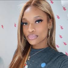 Dre Brooks's Instagram, Twitter & Facebook