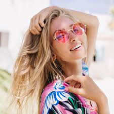 Einfach zwei päckchen backpulver im laufwarmen wasser. Haare Aufhellen Die Besten Hausmittel Brigitte De