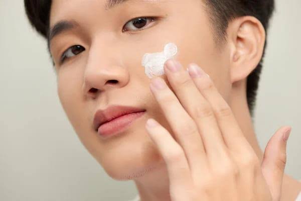 10 Rekomendasi Pelembap Wajah untuk Pria - Hello Sehat