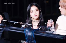 Bts v drew a line at the allegation that he was dating a, the daughter of a hotel enterprise's president. Get A Man Who Can Look At You The Way Taehyung Looks At Jisoo K Pop Amino