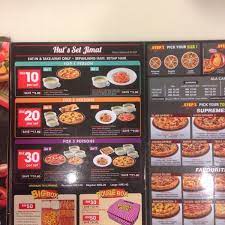 Enjoy 3 regular pizzas for only rm 39.90. Pizza Hut Delivery Sebelah Petronas Semabok