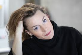 Julius sevcíkin ohjaama ja käsikirjoittama restart on intensiivinen kertomus leikkimielisestä pilasta, joka muuttaa koko elämän. Lenka Krobotova Netusila Jak Je Snadne Dostat Se K Drogam Mam Strach O Deti Mujrozhlas