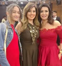 من اصول لبنانية حيث ولدت من اب لبناني، بدأت التمثيل وهي بسن صغيرة في مسلسل هو وهي، ومن بعده استمرت بعملها الفني حتى بدأت تأخذ أدوار أكبر من أدوارها السابقة كما إنها كانت تشارك في برامج الأطفال، بعد حصولها. ØµÙˆØ± ØªØ¹Ø±Ù Ø¹Ù„Ù‰ Ø¬ÙˆÙ…Ø§Ù†Ø§ Ø§Ø¨Ù†Ø© Ù„Ù‚Ø§Ø¡ Ø³ÙˆÙŠØ¯Ø§Ù† Ø¨Ø·Ù„Ø© Ù…Ø³Ù„Ø³Ù„ ØºØ§Ø¯Ø© Ø¹Ø¨Ø¯ Ø§Ù„Ø±Ø§Ø²Ù‚ Ø¹ÙŠÙ†