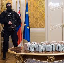 Das derzeitige design der flagge wurde erstmals 1848 verwendet. Journalistenmord Der Dunkelste Tag Des Slowakischen Journalismus Welt