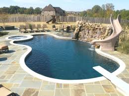 Freiform Pool Mit Wasserwand Rutsche Sprungbrett Und Spa Travel Blog 2019 Wasserwand Sprungbrett Hallenbader