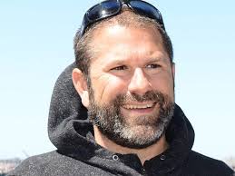 Homeless advocate, former beach church pastor Brian Bajari dies at 52.