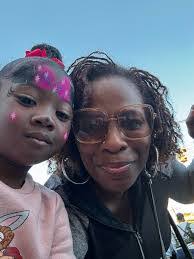 Paula Tabb's Instagram, Twitter & Facebook