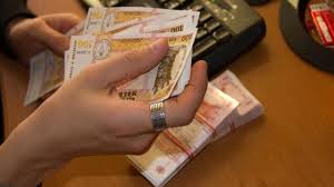 Puteti afla si valorile minime, medii si maxime din perioada aleasa de dvs. CaÈ›i Bani Ar Trebui SÄƒ ScoatÄƒ Din Buzunar Fiecare CetÄƒÈ›ean DacÄƒ R Moldova Ar Decide SÄƒ