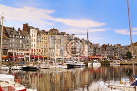 Am hafen erwartet sie dieses hotel in einem gebäude aus dem 16. Die Schonen Alten Hafen Von Honfleur Normandie Frankreich Fototapete Fototapeten Calvados Honfleur Mundung Myloview De