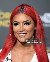 844 Natalie Edwards Stock Photos, High-Res Pictures, and Images