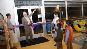 ASH names natatorium after longtime coach Wally Fall